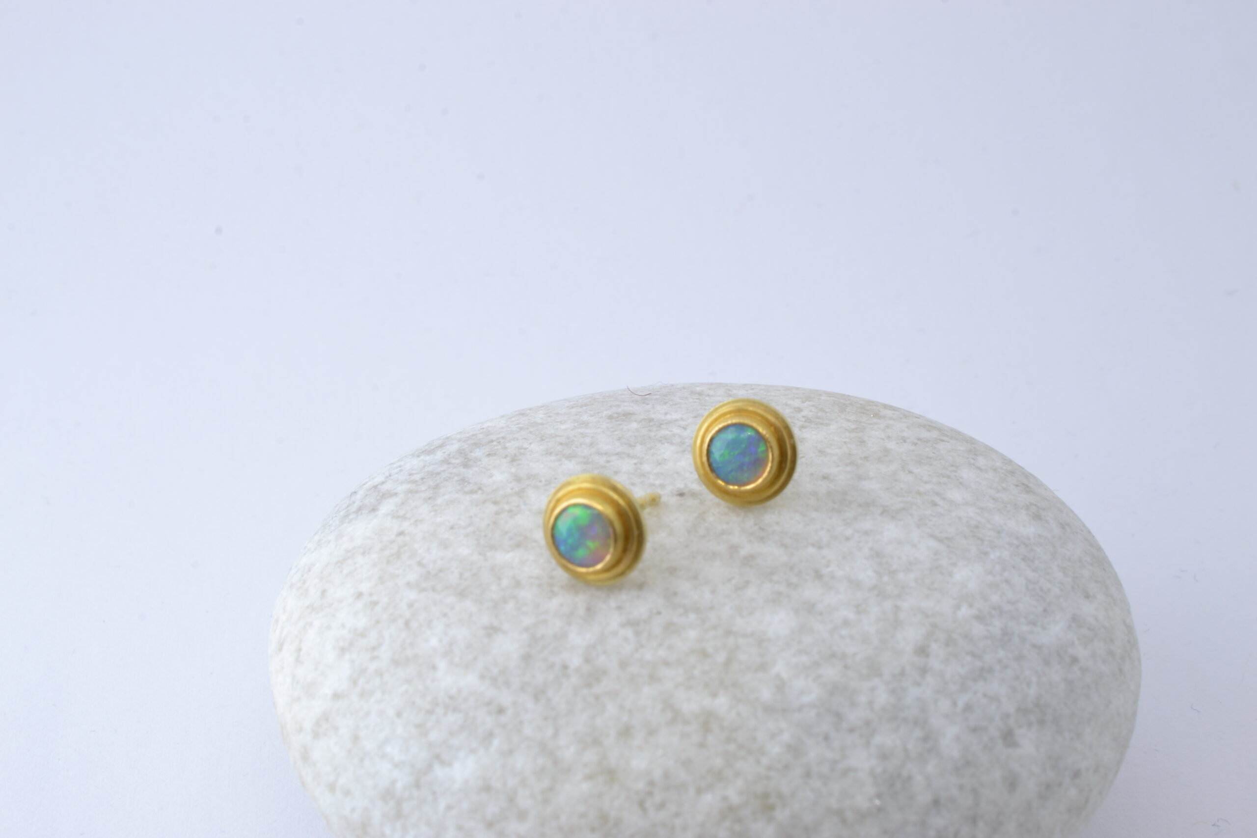 Ohrstecker mit Opal